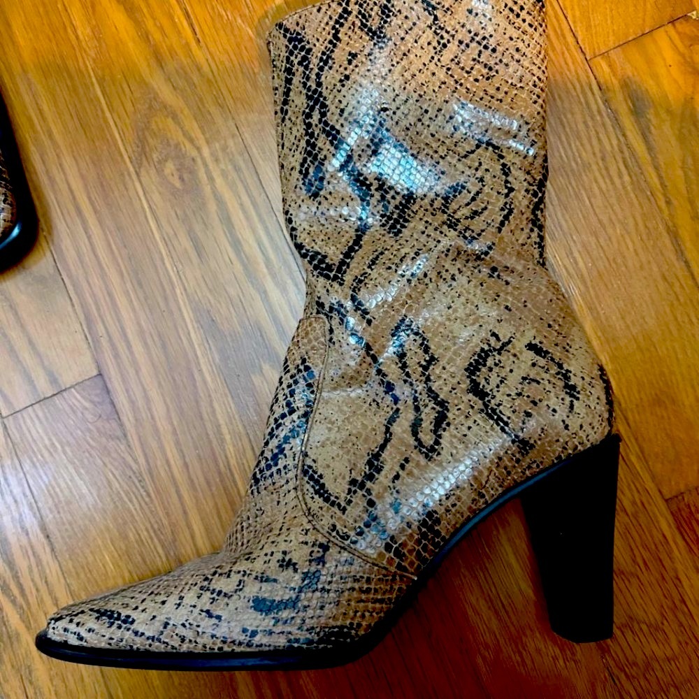 9 West Leopard Style Leather Boots w/ Wood Heel - size 8
